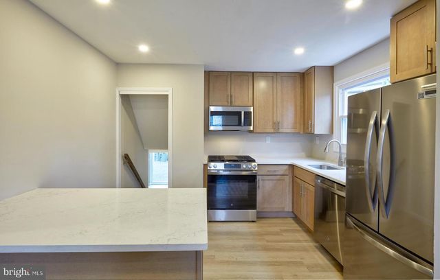 42 RUSSELL RD, Willow Grove, PA 19090