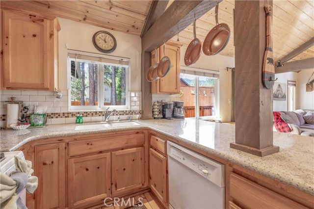 43132 Moonridge Road, Big Bear Lake, CA 92315