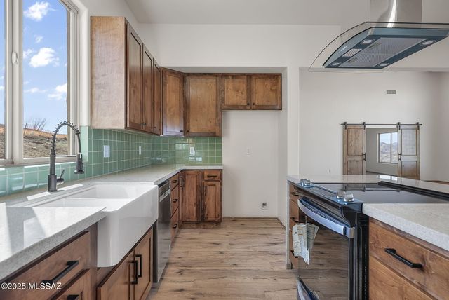 109 Red Mountain Court, Patagonia, AZ 85624