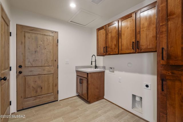 109 Red Mountain Court, Patagonia, AZ 85624