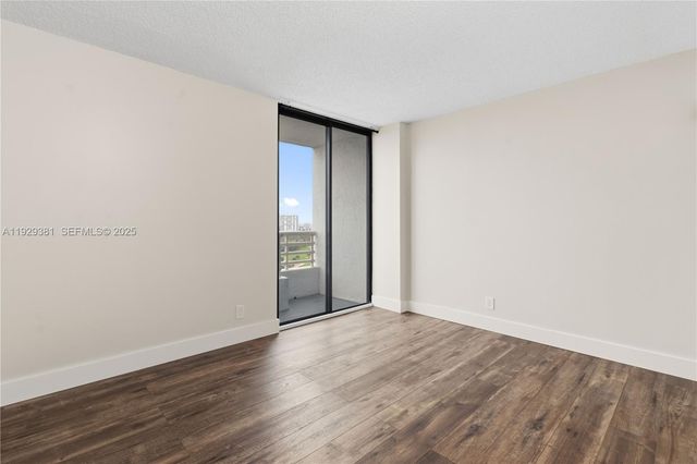 3300 NE 192nd Street LP06, Aventura, FL 33180