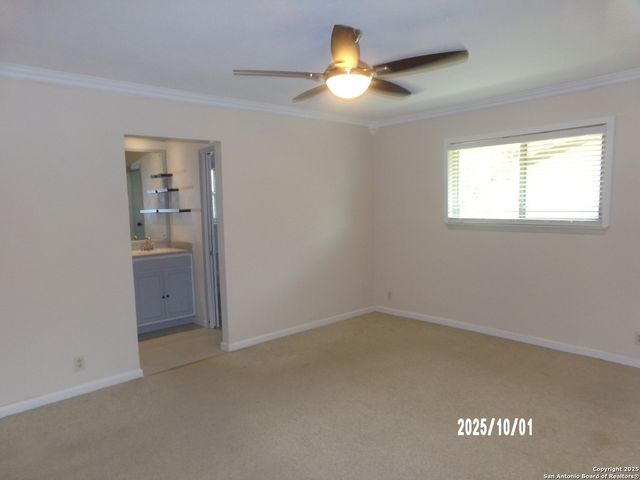 615 Amistad Blvd, Universal City, TX 78148