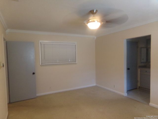 615 Amistad Blvd, Universal City, TX 78148