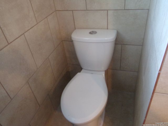 615 Amistad Blvd, Universal City, TX 78148