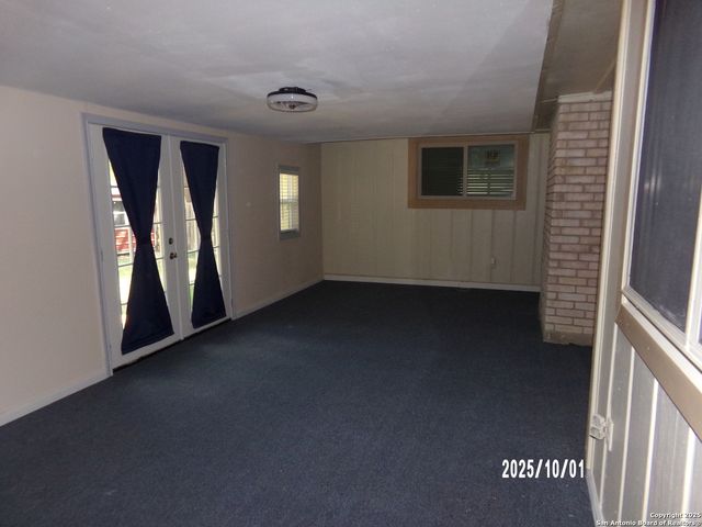 615 Amistad Blvd, Universal City, TX 78148