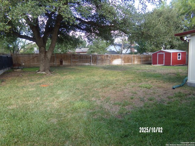 615 Amistad Blvd, Universal City, TX 78148