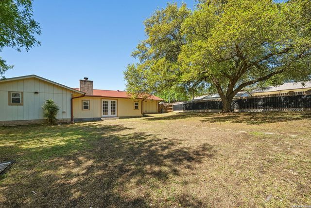 615 Amistad Blvd, Universal City, TX 78148