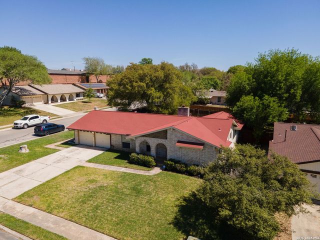 615 Amistad Blvd, Universal City, TX 78148