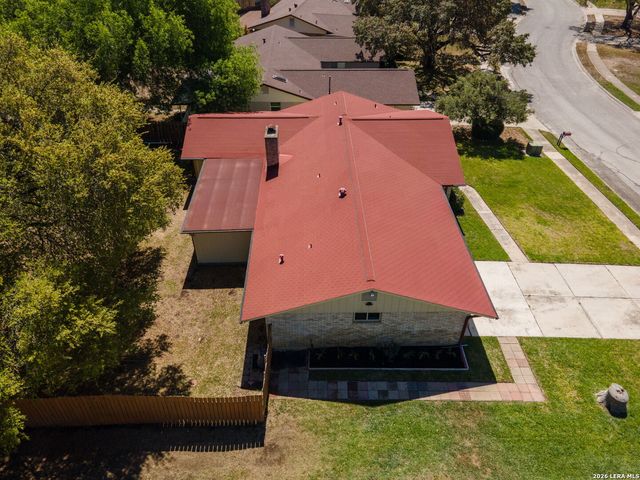 615 Amistad Blvd, Universal City, TX 78148