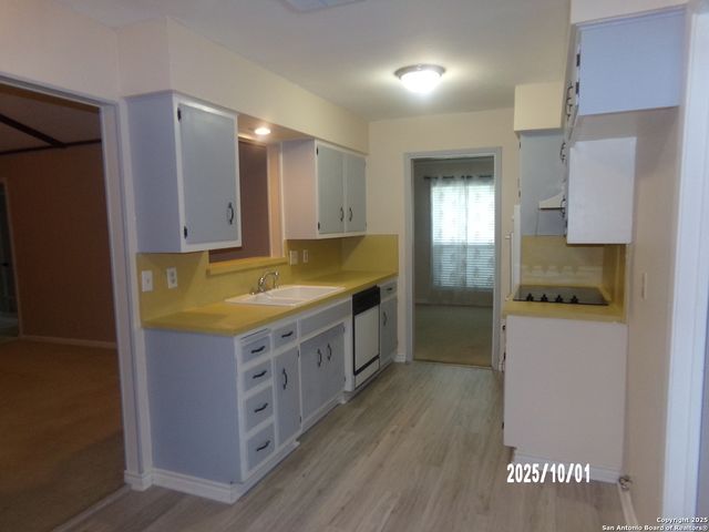 615 Amistad Blvd, Universal City, TX 78148