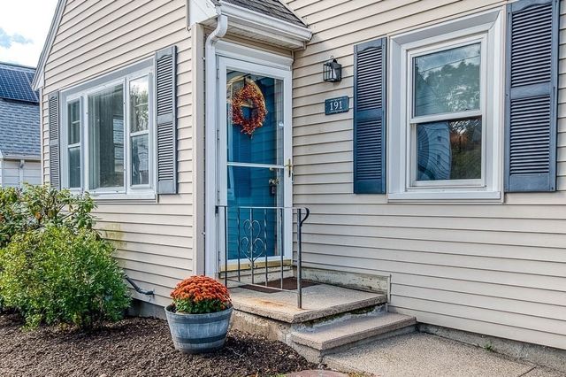 191 Glenellen Rd, Boston, MA 02132