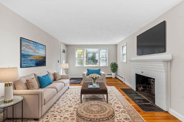 191 Glenellen Rd, Boston, MA 02132