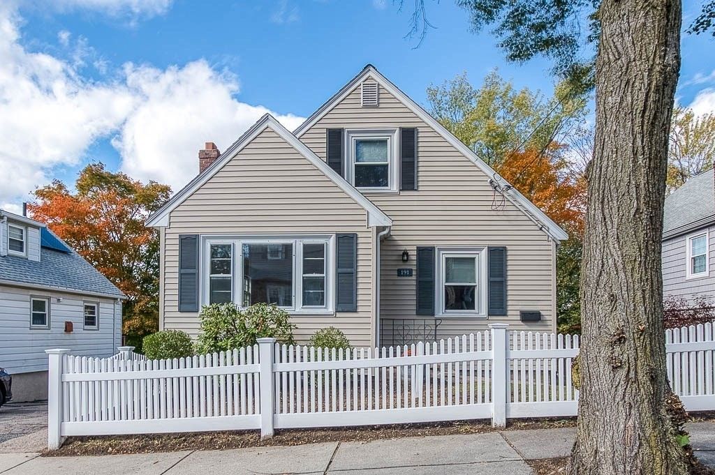 191 Glenellen Rd, Boston, MA 02132