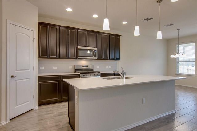 6621 Hartlage ST, Austin, TX 78754