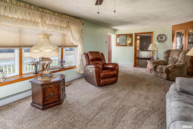 2305 WEAVER Road, Herrin, IL 62948