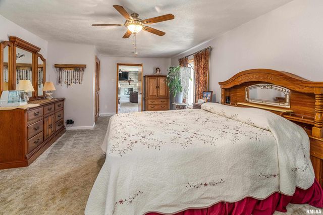 2305 WEAVER Road, Herrin, IL 62948