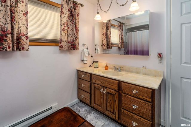 2305 WEAVER Road, Herrin, IL 62948