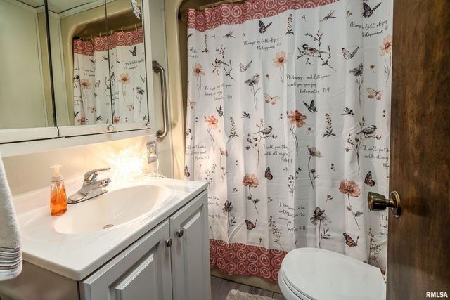 2305 WEAVER Road, Herrin, IL 62948