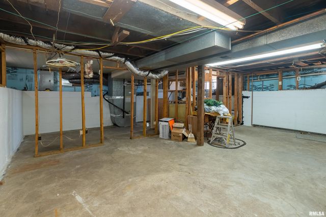 2305 WEAVER Road, Herrin, IL 62948