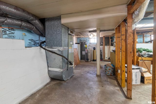 2305 WEAVER Road, Herrin, IL 62948