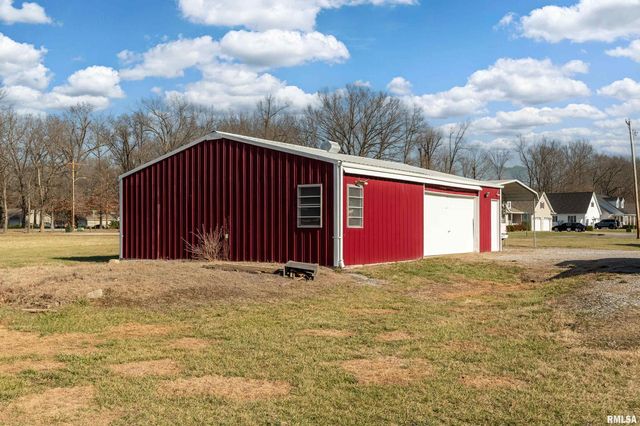 2305 WEAVER Road, Herrin, IL 62948