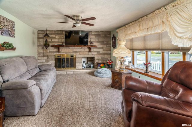 2305 WEAVER Road, Herrin, IL 62948