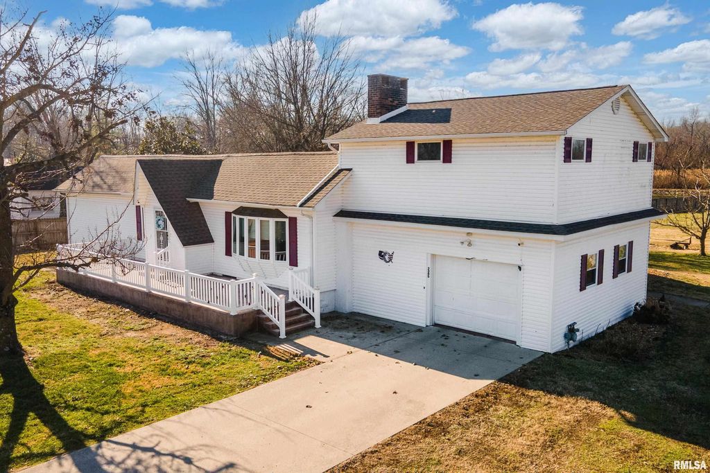 2305 WEAVER Road, Herrin, IL 62948