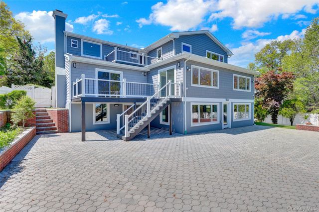 52 Woodland Road, Roslyn, NY 11576