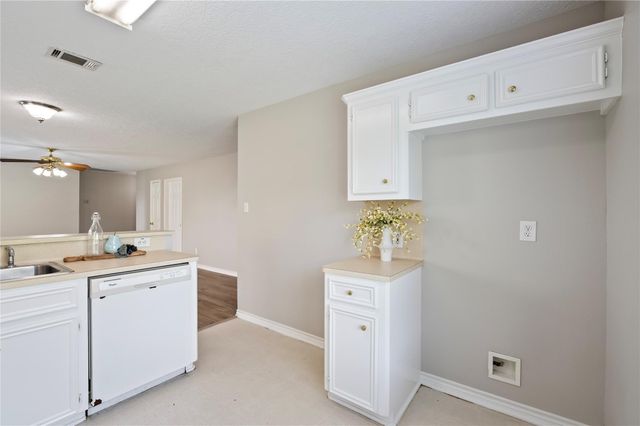 4131 Country Club Drive, Dickinson, TX 77539