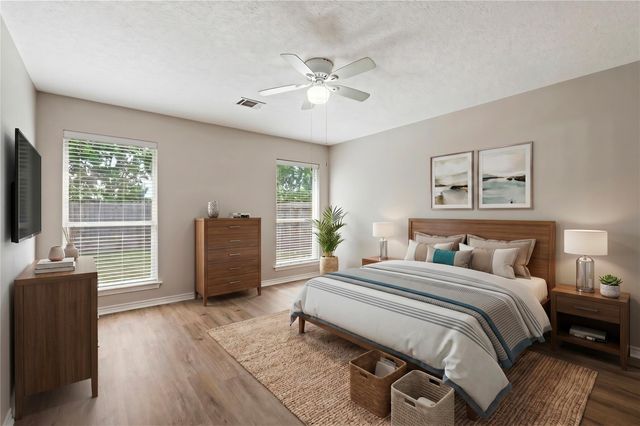 4131 Country Club Drive, Dickinson, TX 77539