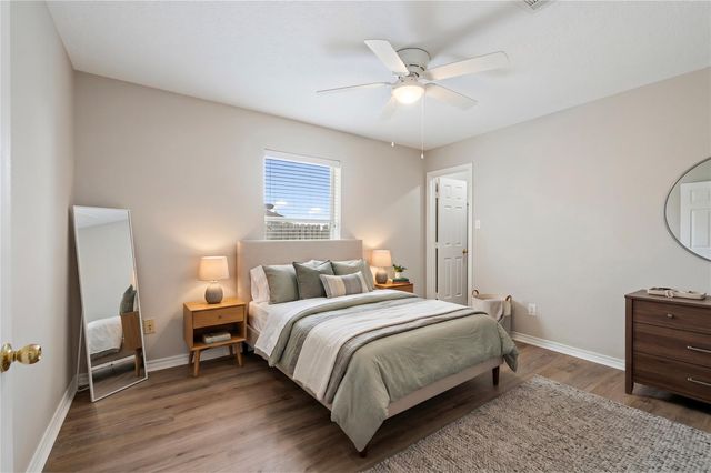 4131 Country Club Drive, Dickinson, TX 77539
