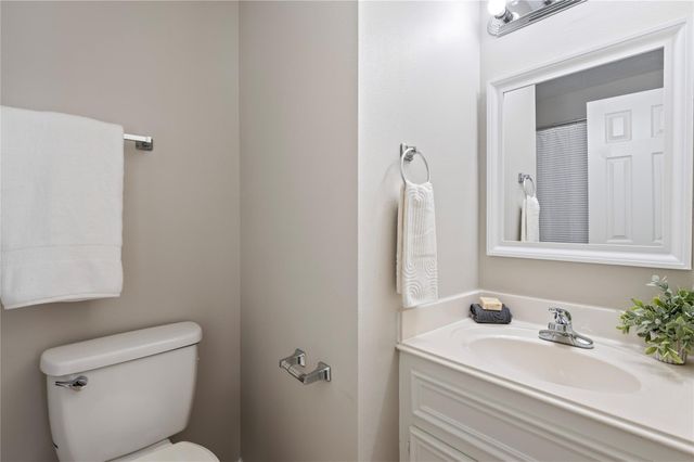 4131 Country Club Drive, Dickinson, TX 77539
