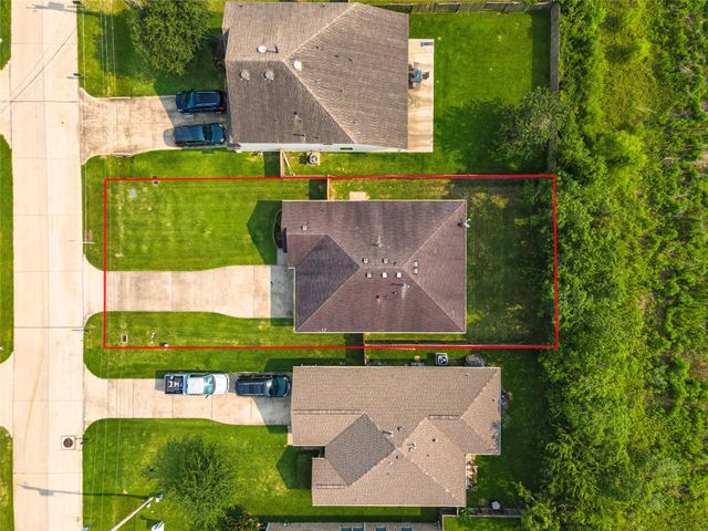 4131 Country Club Drive, Dickinson, TX 77539