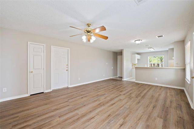 4131 Country Club Drive, Dickinson, TX 77539