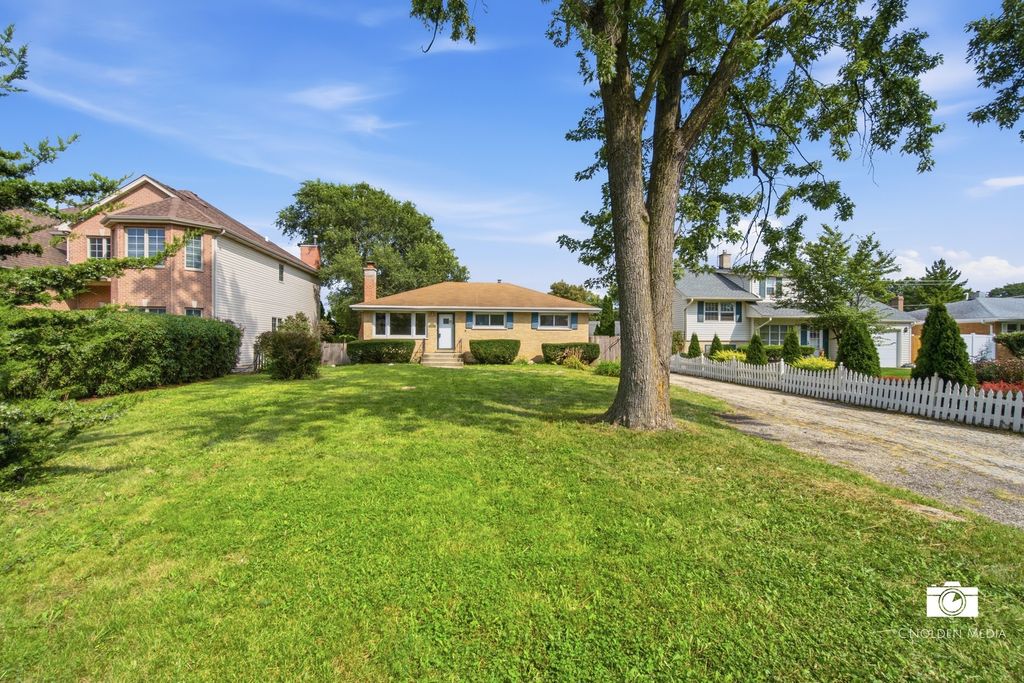 599 N Willow Road, Elmhurst, IL 60126 — exterior