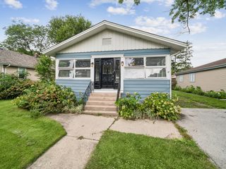 208 N Grant Street, Westmont, IL 60559