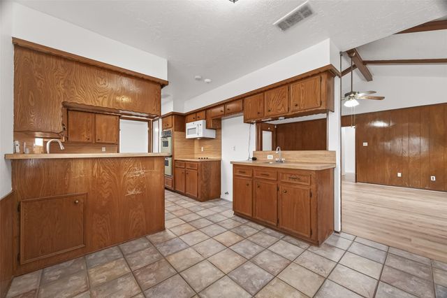 13335 Trompilla Lane, Houston, TX 77083