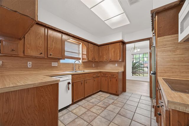 13335 Trompilla Lane, Houston, TX 77083