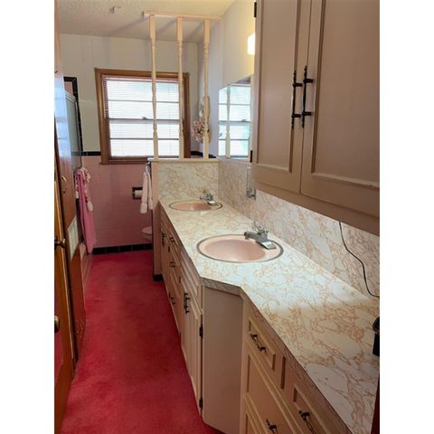 1809 W 19th Street, Plainview, TX 79072