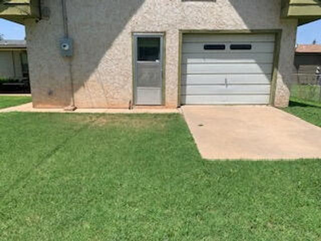 1809 W 19th Street, Plainview, TX 79072