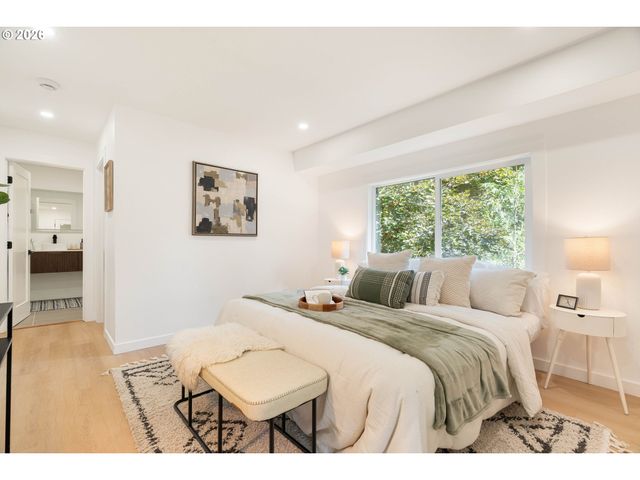 3906 Sw WILBARD St, Portland, OR 97219