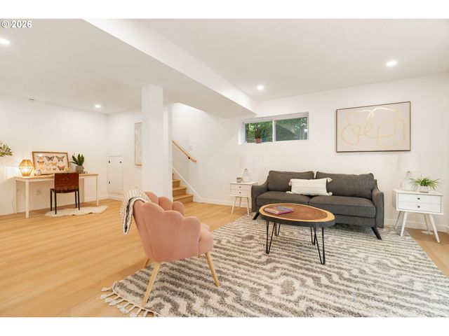 3906 Sw WILBARD St, Portland, OR 97219
