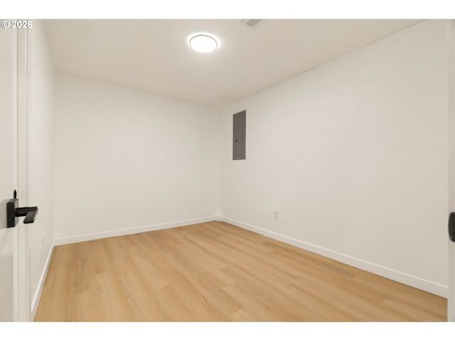 3906 Sw WILBARD St, Portland, OR 97219