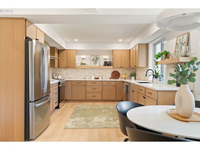 3906 Sw WILBARD St, Portland, OR 97219