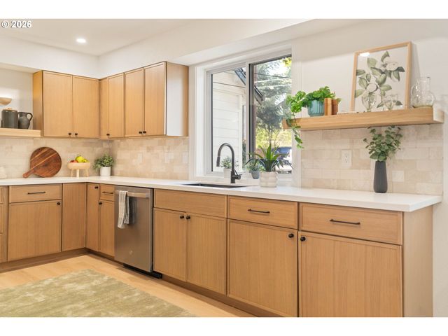 3906 Sw WILBARD St, Portland, OR 97219