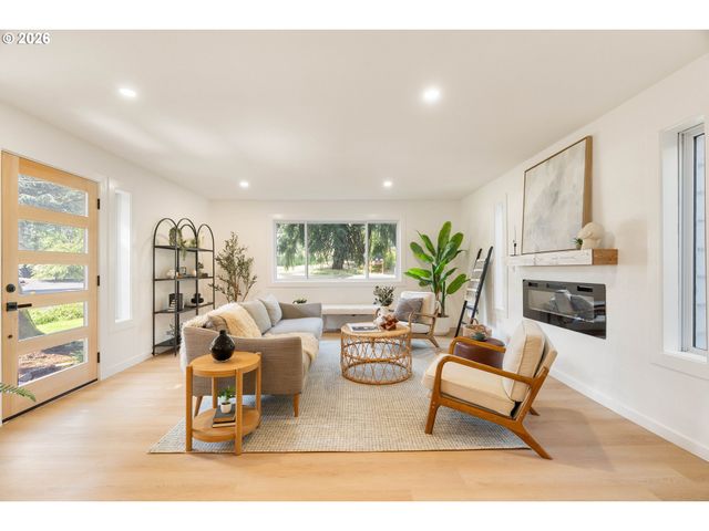3906 Sw WILBARD St, Portland, OR 97219
