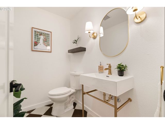 3906 Sw WILBARD St, Portland, OR 97219