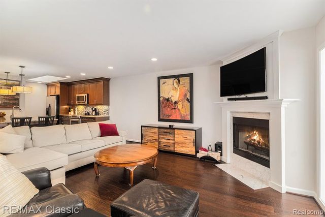 642 East Street 6, Northville, MI 48167