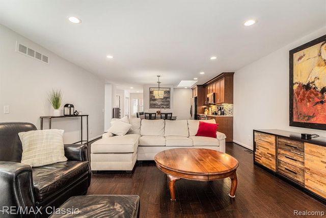 642 East Street 6, Northville, MI 48167