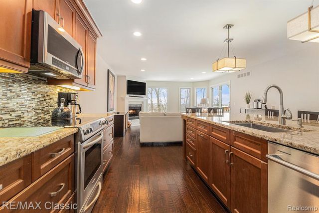 642 East Street 6, Northville, MI 48167